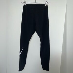 Nike Swoosh Leggings